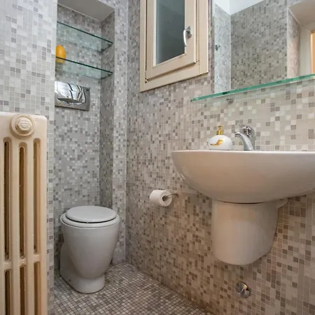 Free Parking - Magritte Gallery *