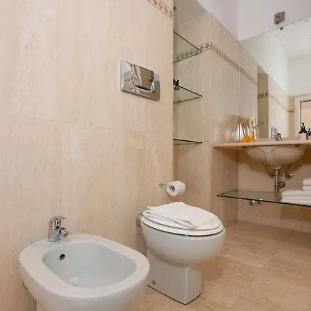 Appartement Free Parking - Magritte Gallery