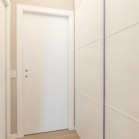 Certosa Enchanting With Balcony - Collection Apartment Milan