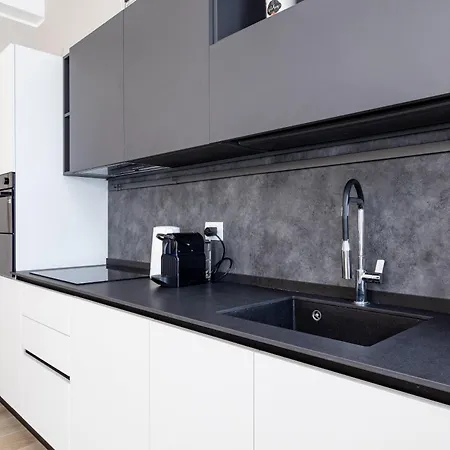Certosa Enchanting With Balcony - Collection Daire