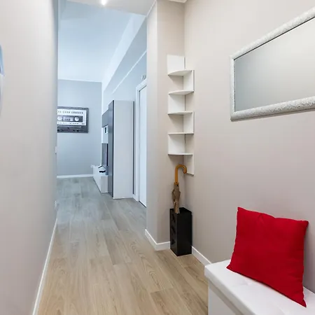 Apartamento Certosa Enchanting With Balcony - Collection *