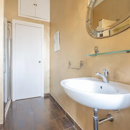 Pretty Flat In * Milan