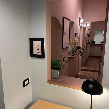 Charme And Cozy 3 Km Away From Duomo *