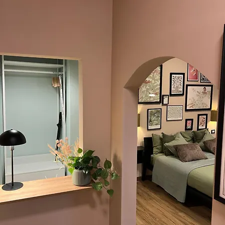 Charme And Cozy 3 Km Away From Duomo Appartement