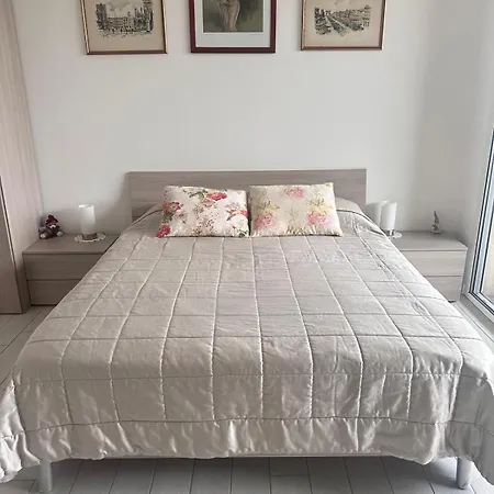 Apartment Cozy Near Life