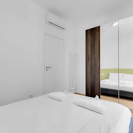 Stazione Moderno Apartment