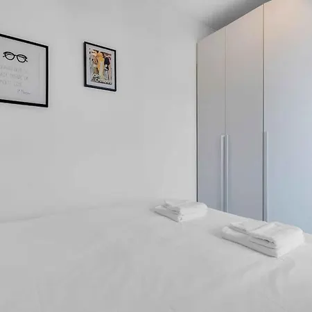 Navigli-duomo Design District Terrazza Orseolo *