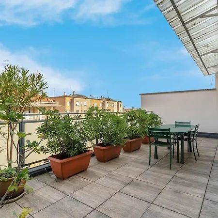 Navigli-duomo Design District Terrazza Orseolo Apartman *