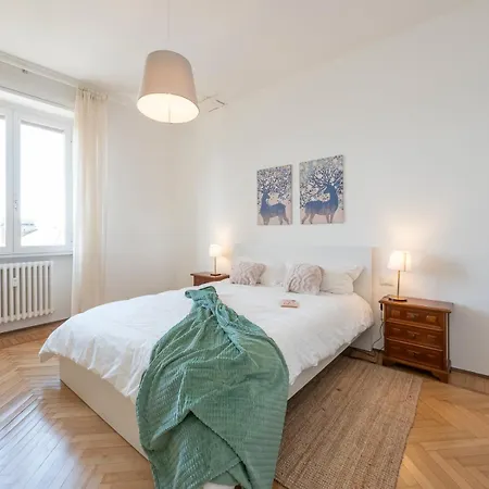 Xenia - Newly Renovated Daire *