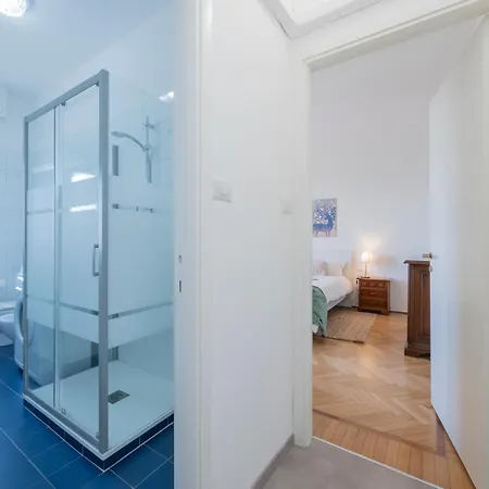 Xenia - Newly Renovated Апартаменты Милан