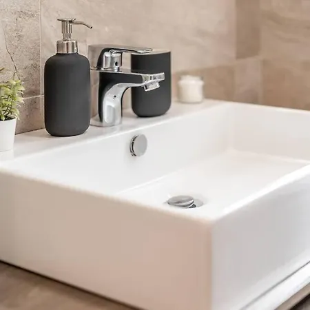 Carrobbio's Nest - Elegant With Wifi And Ac