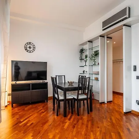 شقة Carrobbio's Nest - Elegant With Wifi And Ac ميلان