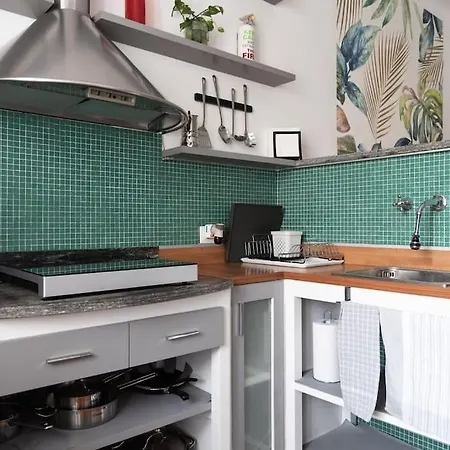 Youhosty - Savona108 * Милан