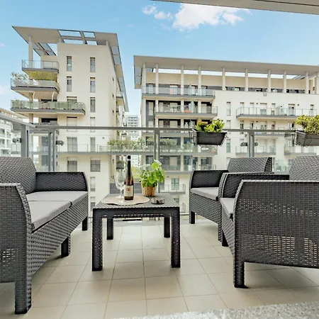 Apartamento Skyline Milano-terrazza E Box Auto Esclusivo Milão