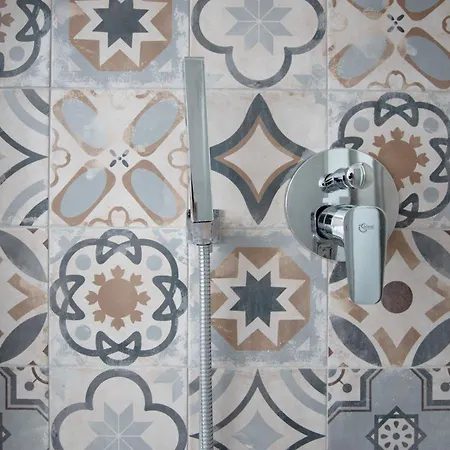 Appartamento Penthouse With Patio & 2 Baths, 10 Min To Duomo