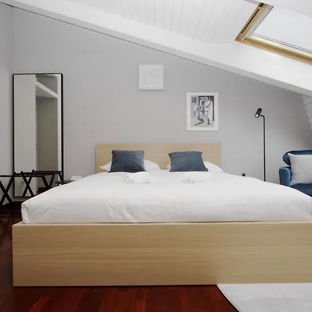 Lejlighed Penthouse With Patio & 2 Baths, 10 Min To Duomo *