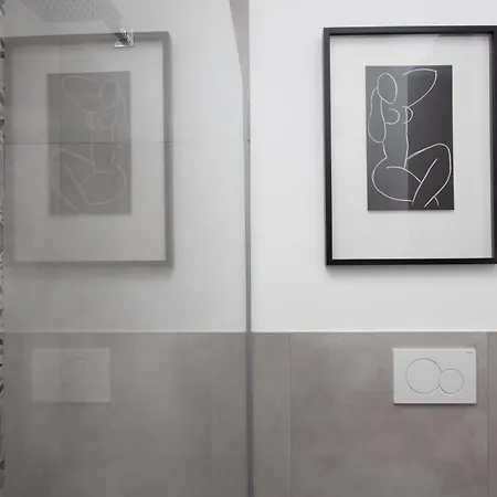 Appartamento Penthouse With Patio & 2 Baths, 10 Min To Duomo