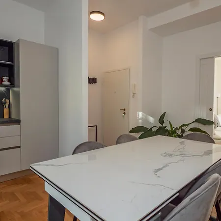 Big Close To Bocconi / Humanitas / Ieo Apartment