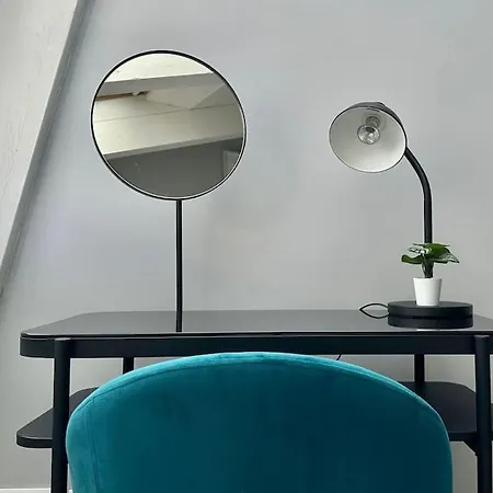 Penthouse With Patio & 2 Baths, 10 Min To Duomo Appartamento *