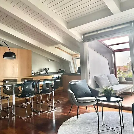 Penthouse With Patio & 2 Baths, 10 Min To Duomo Apartment Milan