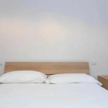 Oasi Urbana A Milano: Piazza Insubria * ミラノ