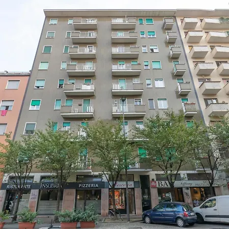 Oasi Urbana A Milano: Piazza Insubria Apartment
