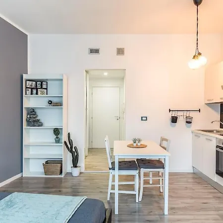 2 Minutes From Station-exclusive Open Space Apartament *