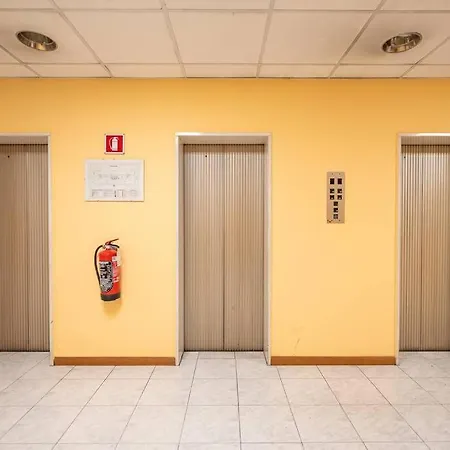 2 Minutes From Station-exclusive Open Space