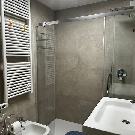 Apartment Macchi 61 - Station