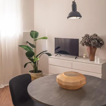 Monti Design R&r Lejlighed *