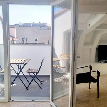 Apartment Duomo 10min Shopping&relax Fast Wifi & Balcony *