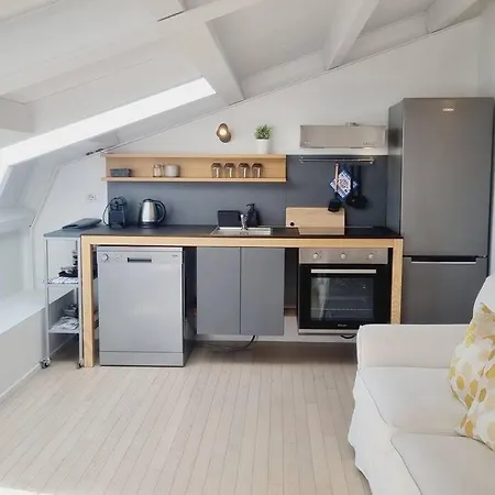 Apartment Duomo 10min Shopping&relax Fast Wifi & Balcony Milan