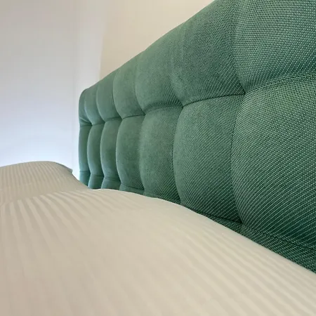 Mila By The Blue Twins * Mailand