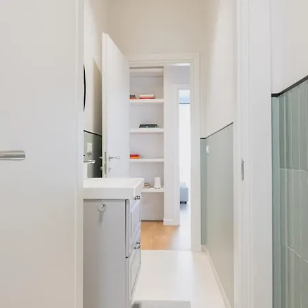 Easylife - - De Amicis 36 - Sant' Ambrogio *