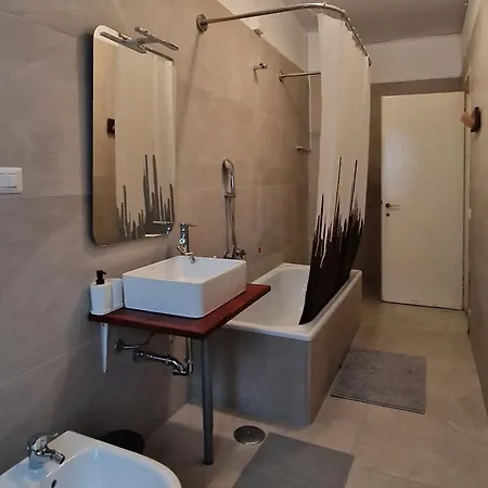 Apartamento Milanrentals - Pisacane Milão