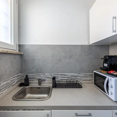 8 Min Dalla Metro Casa Elegante Con Netflix E Wifi Apartment *