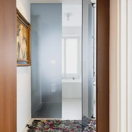 Easylife - - Schiaparelli 2 - * Милан