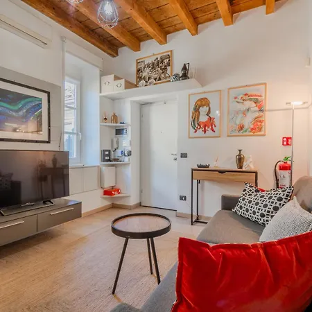 Crocetta Modern Flat Milan