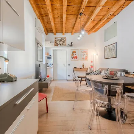 Crocetta Modern Flat * Milan