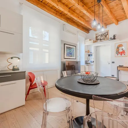 Crocetta Modern Flat
