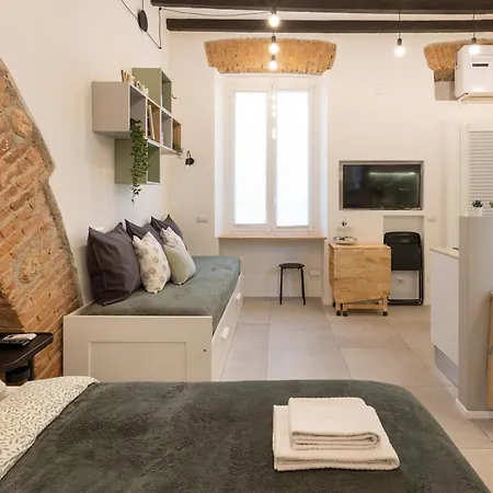 Bricks & Beams In The Key Area Of Daire Milano