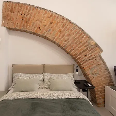 דירה Bricks & Beams In The Key Area Of מילאנו