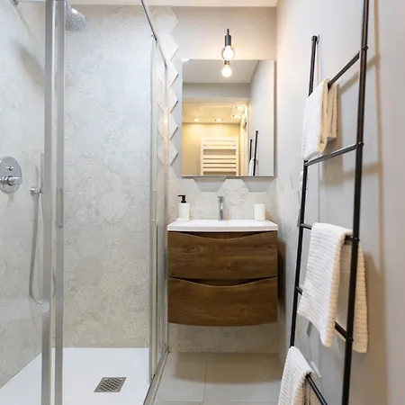 Bricks & Beams In The Key Area Of * מילאנו