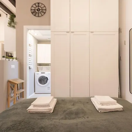 아파트 Bricks & Beams In The Key Area Of