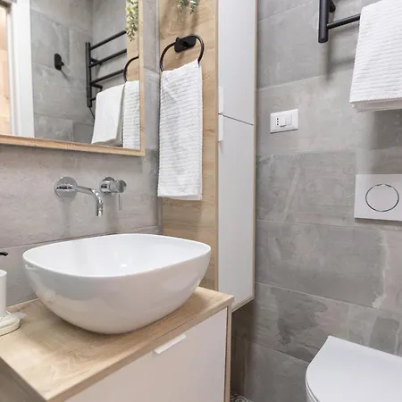 Apartamento Tiny & Tidy In The Key Area Of *