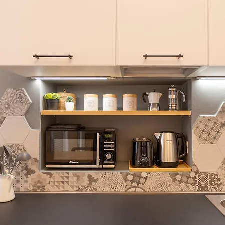 아파트 Tiny & Tidy In The Key Area Of *