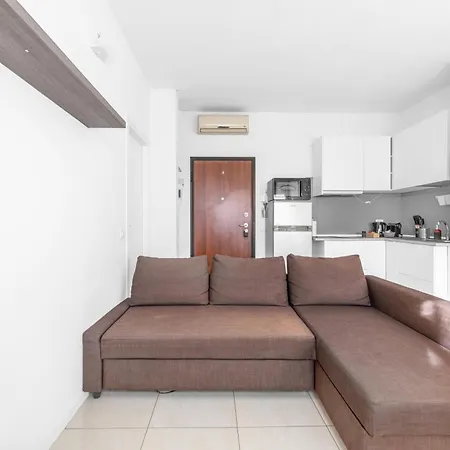 Modern And Cozy Apartment, 10 Minuti Dal Duomo شقة *