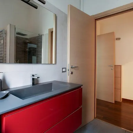 아파트 Elegante E Ampio In Zona Moscova