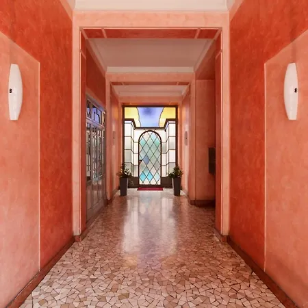 Elegante E Ampio In Zona Moscova Apartmán