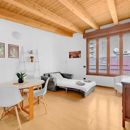 Apartment Mo37 -duomo-loreto - Chic -